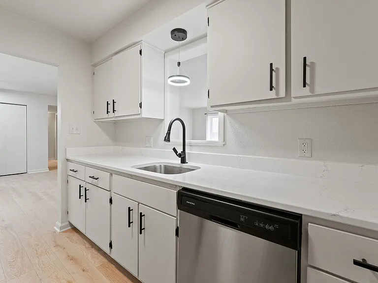 Fairfield Flats — Photo 36