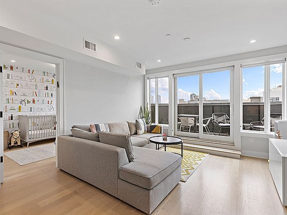 5th image of 366 6th St #603