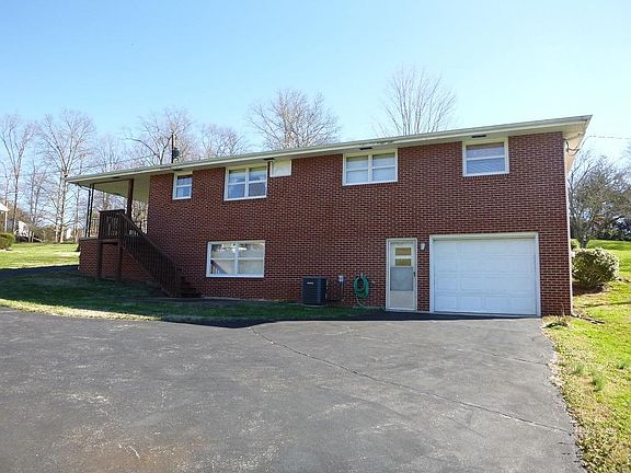 5th image of 228 Darlington Dr