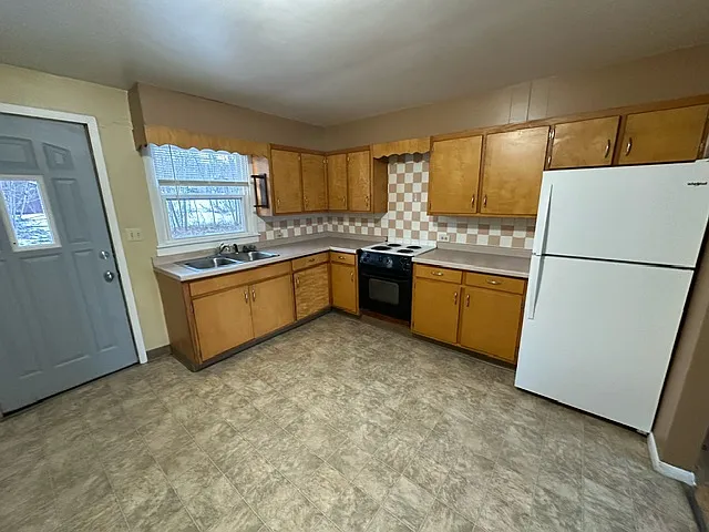 2 bed, $1,000 — Photo 4