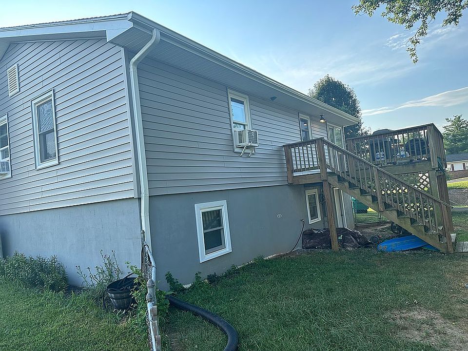 2nd image of 300 Williamsport Rd