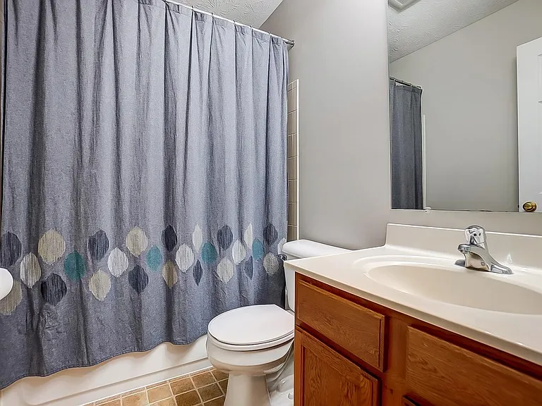 1442 Observatory Dr — Photo 27