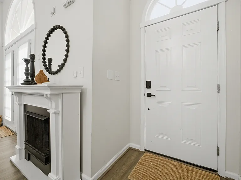 1001 Saint Andrews Way #B — Photo 6