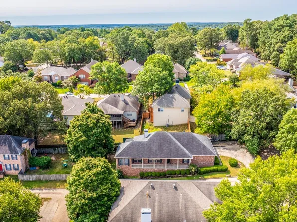 1323 Gleneagles Ln, Little Rock, AR 72211