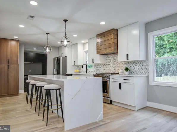 9304 Forest Haven Dr, Alexandria, VA 22309