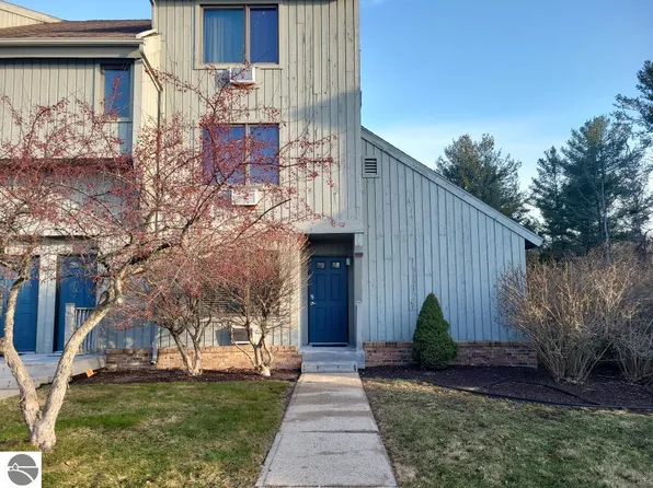 5735 Hilltop Way #15, Williamsburg, MI 49690