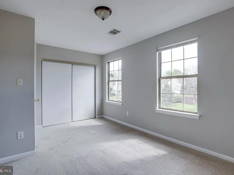 3153 Antrim Cir — Photo 8