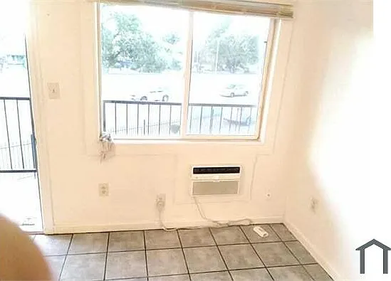 2562 Traction Ave #14