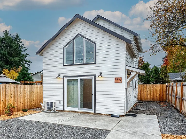 6601 SE 94th Ave #B — Photo 2