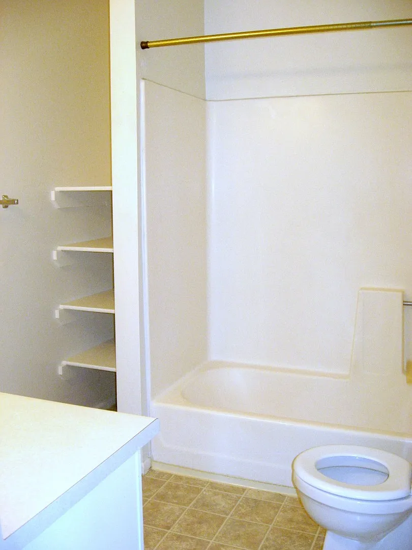 DeForest (19Plex 3Bldg) — Photo 4