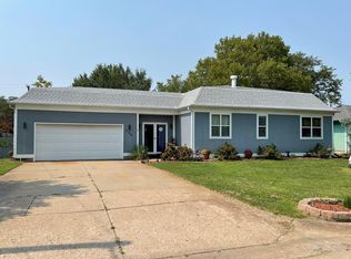 746 Moundview Ave, Salina, KS 67401