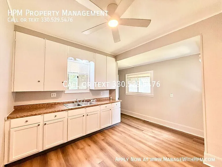 2202 Brownlee Ave NE — Photo 6