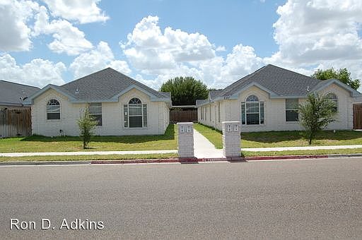 1st image of 521 La Mancha Dr