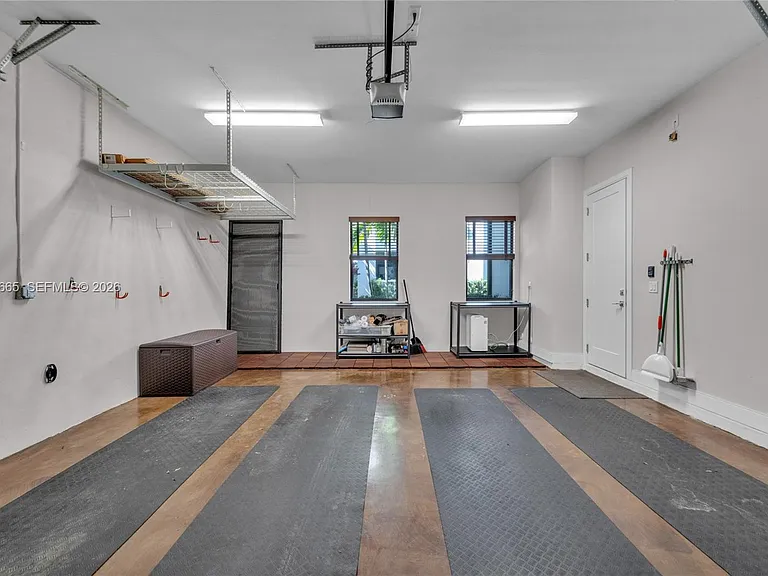8217 NW 46th St — Photo 25