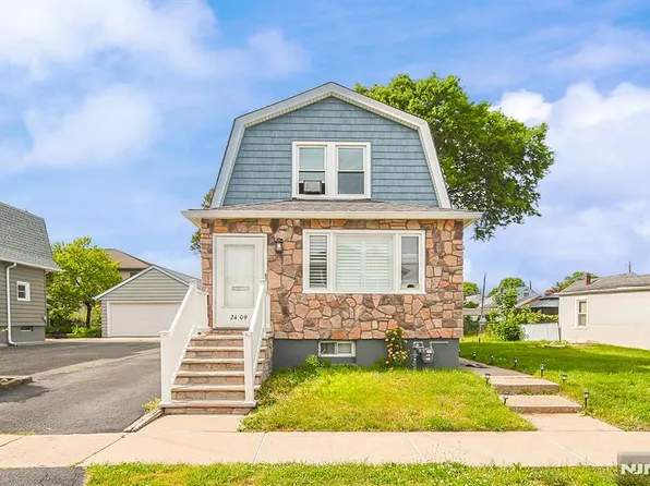 24-09 Raphael St, Fair Lawn, NJ 07410