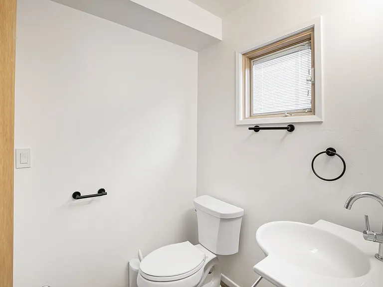 404 Prospect St — Photo 10