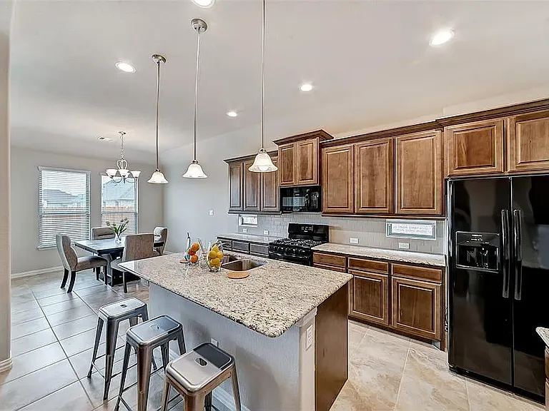 209 Douglas St — Photo 16