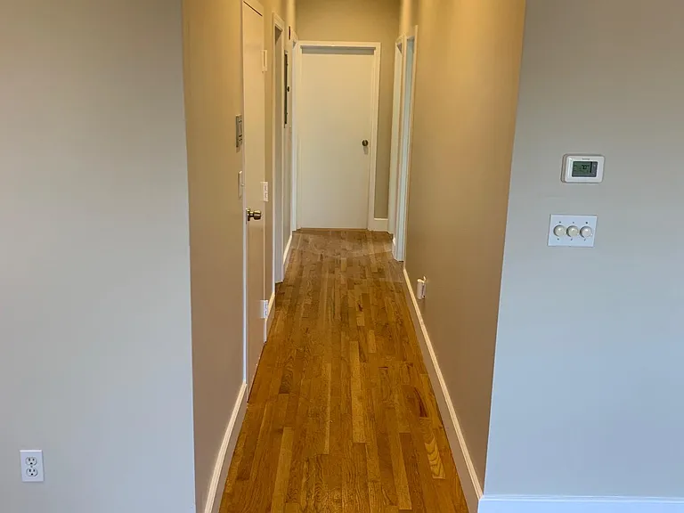 329 Border St #3 — Photo 7