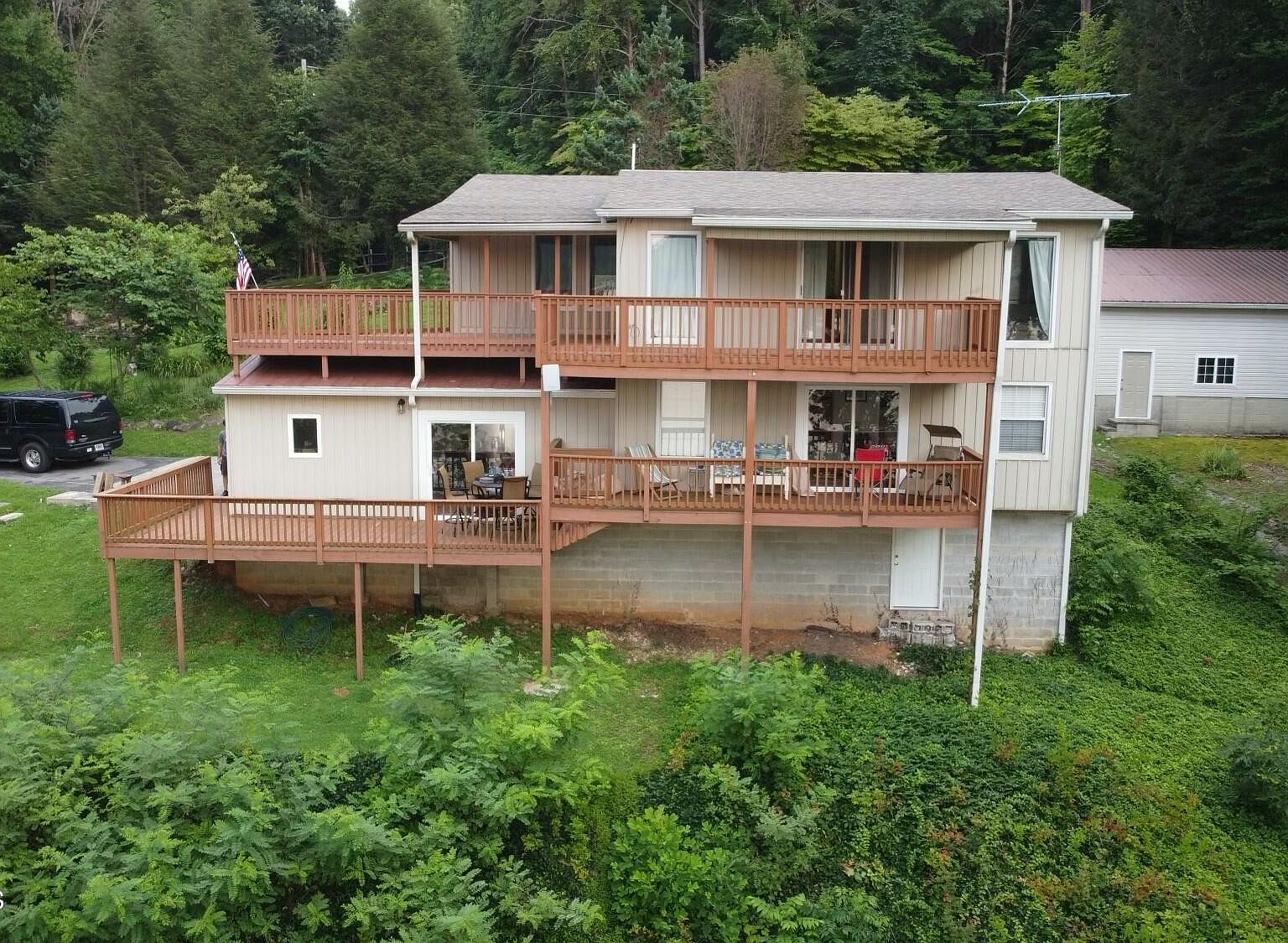 548 Sunset Hills Ln, Spring City, TN 37381 | Zillow