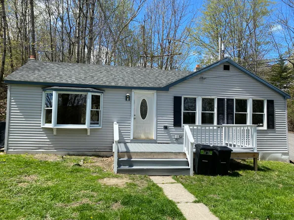 42 Kenward Dr, Farmingdale, ME 04344