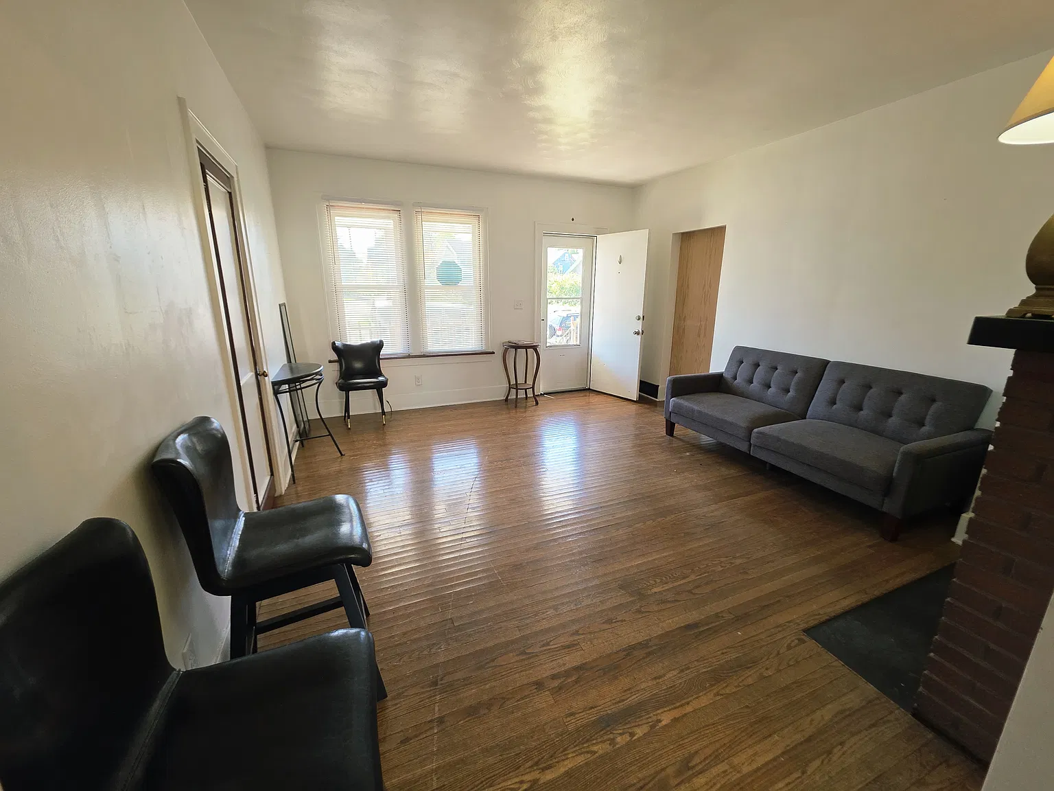 2 bed, 1050 sqft, $795 — Photo 2