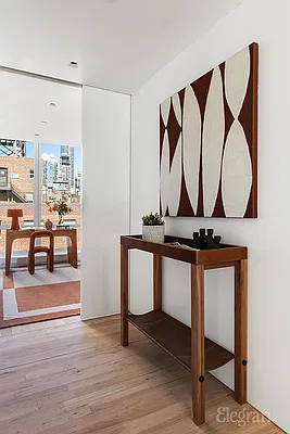 Sold by Elegran | media 17