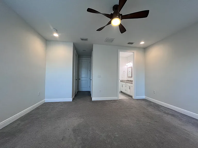 4250 W Carmen St — Photo 9