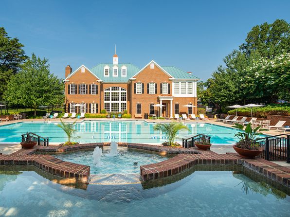 Fairfax Square | 9860 Fairfax Sq, Fairfax, VA