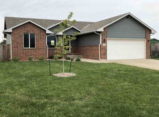 2102 E Lotus Ct, Andover, KS 67002