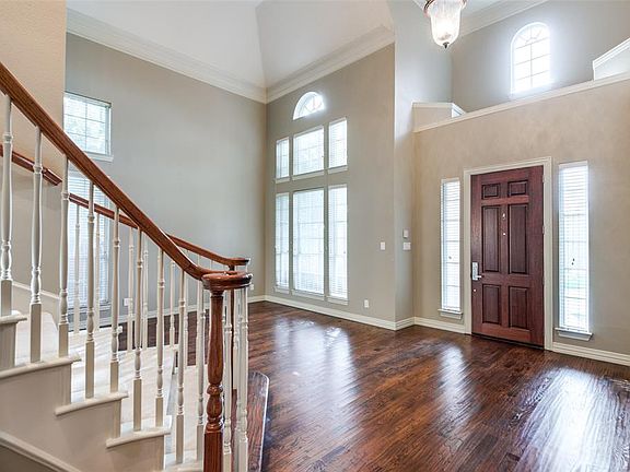 3rd image of 3366 Castlewood Blvd