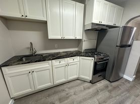 61 Laidlaw Ave