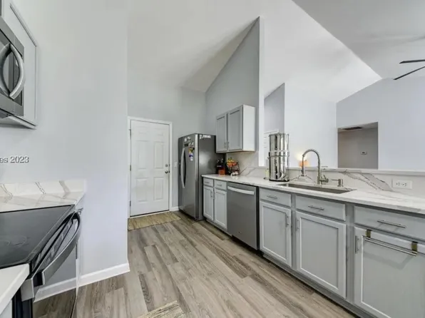 13 Spruce Ct, Hilton Head Island, SC 29928