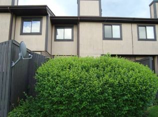 283 Stone Arch Dr, Akron, OH