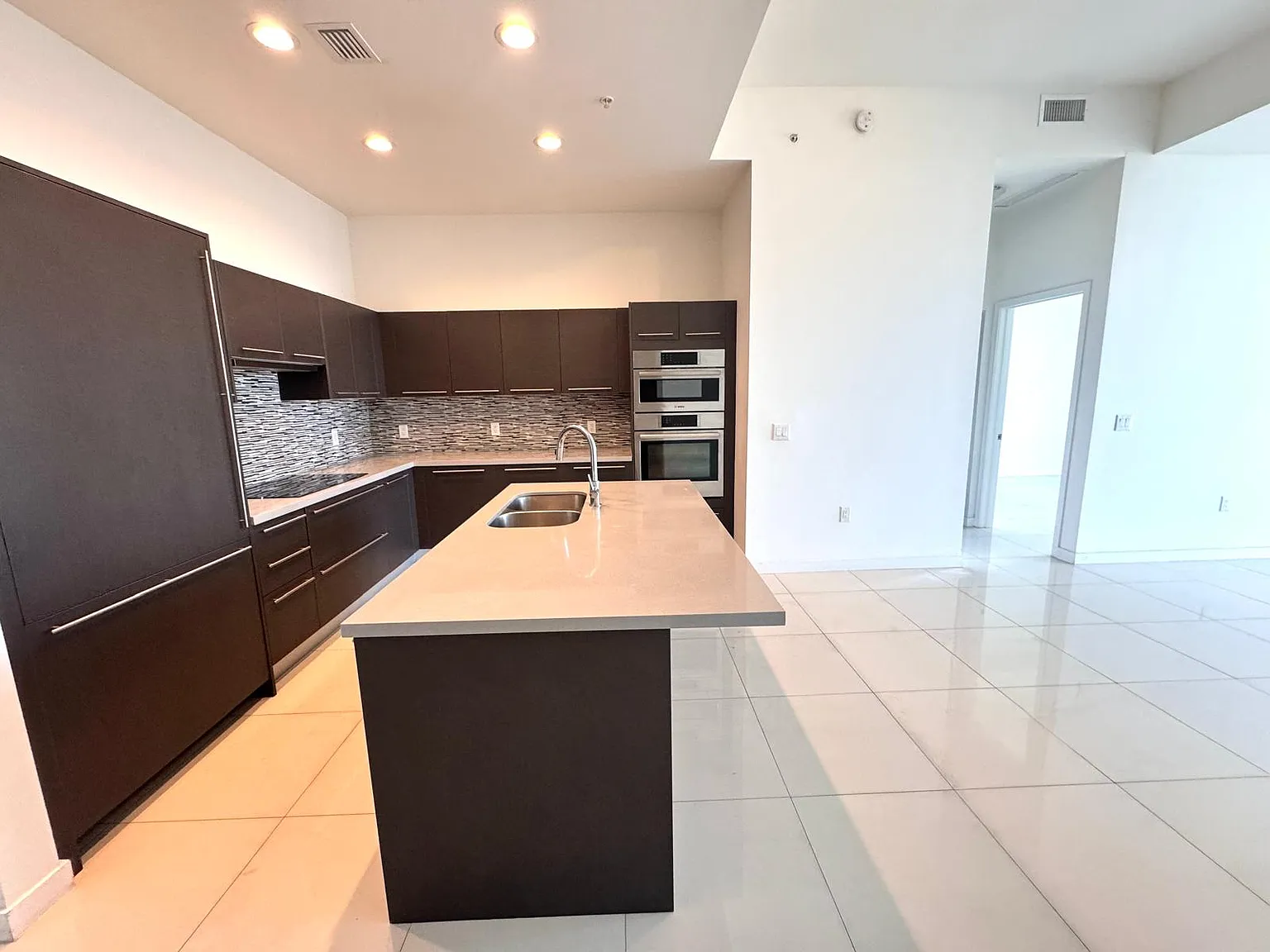 2 bed, 1244 sqft, $3,100 — Photo 3