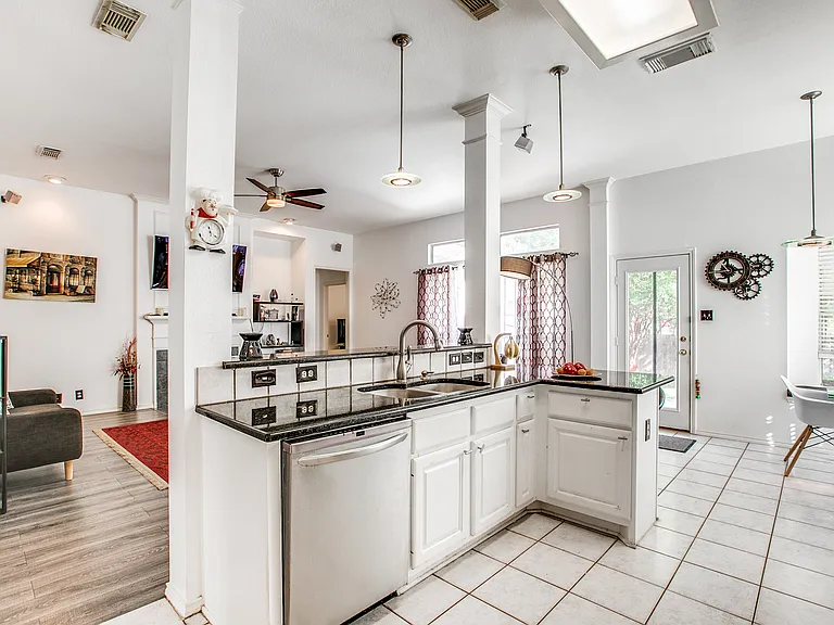 9227 Brae Moss — Photo 16