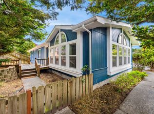 2501 Creekside Ln, North Bend, OR 97459