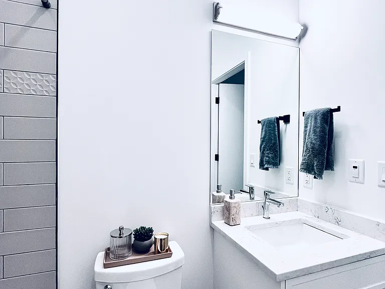 1523 Davie St #201 — Photo 22