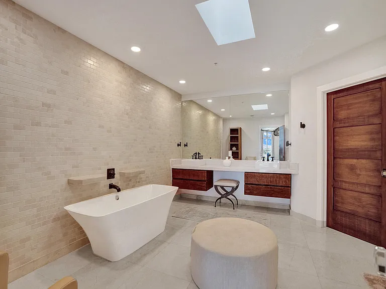 17301 Biscayne Blvd — Photo 45