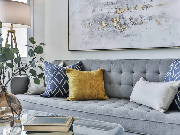 La Mariposa Apartments