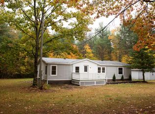 650 Shingle St, Morrisonville, NY 12962