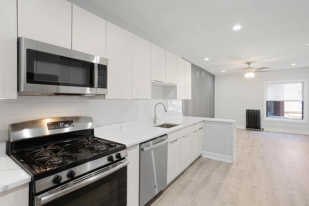 Building Photo - 1704.5 W Juneway Ter #1G