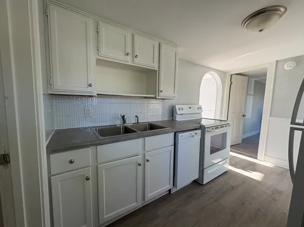 514 N Gremps St APT 3, Paw Paw, MI 49079