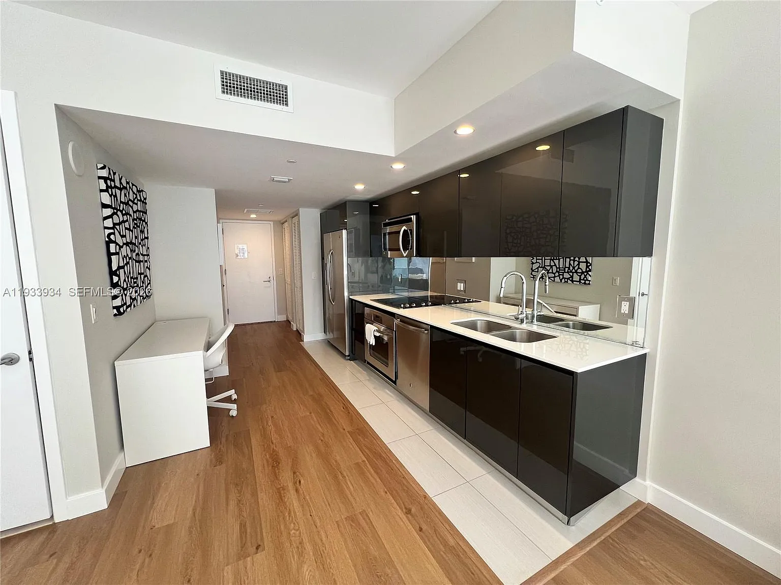 Mybrickell Condo — Photo 3