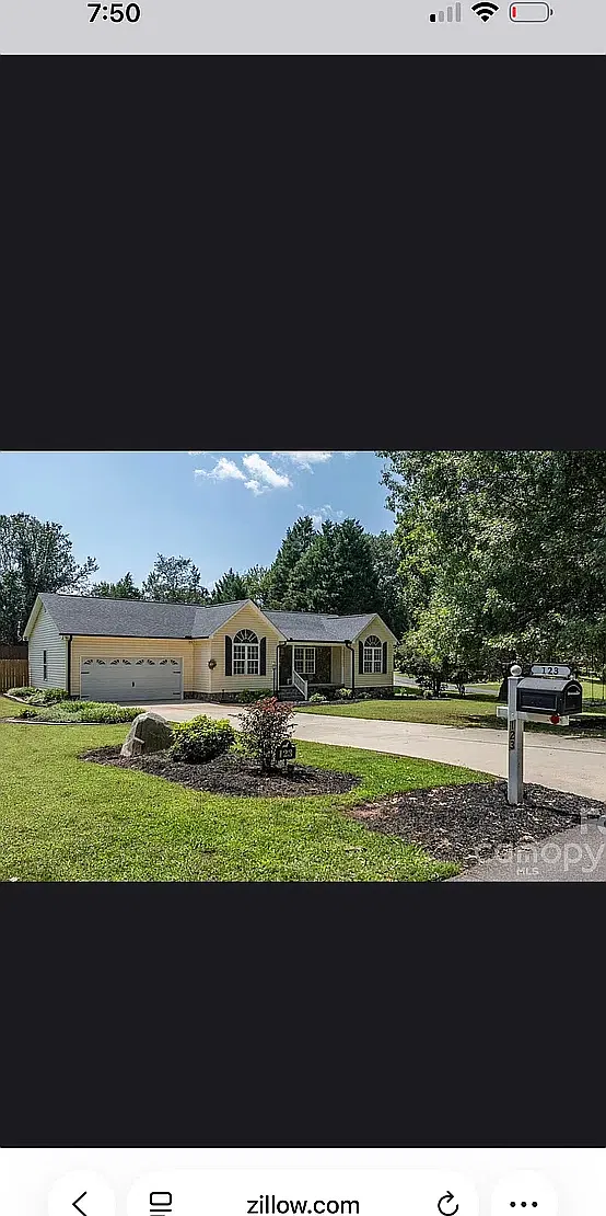 3 bed, 1269 sqft, $2,300 — Photo 1