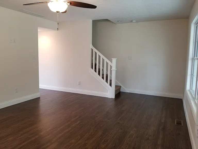 2270 S Samuel Ln — Photo 7