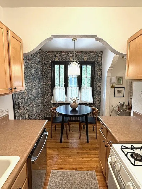 South-Facing Breakfast Nook off Kitchen