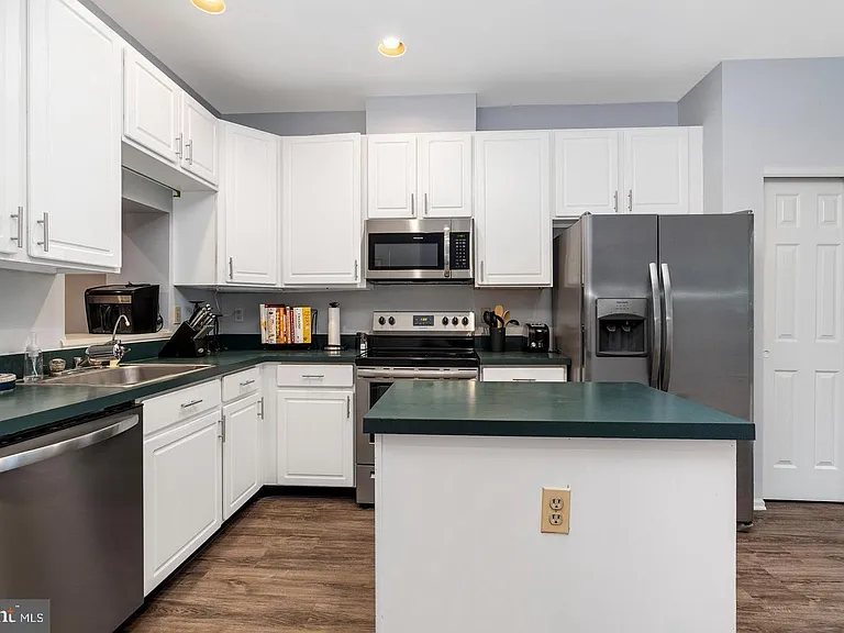 8415 Gold Sunset Way — Photo 9
