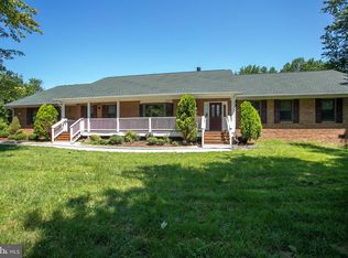 260 W Bay Front Rd, Lothian, MD 20711