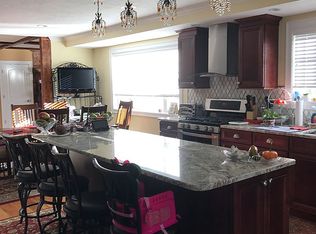 722 Lowell St, Peabody, MA 01960
