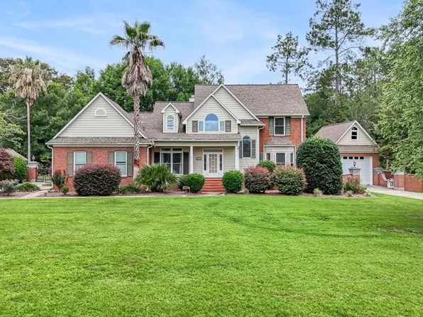 5605 Forest Lake Dr, Tifton, GA 31794